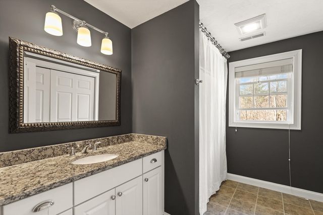 22 Dexter Dr, Rowley, MA 01969