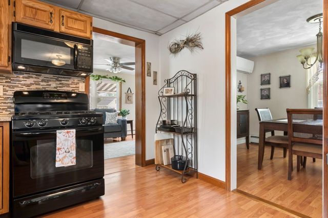 58 Glendale Ave, Peabody, MA 01960