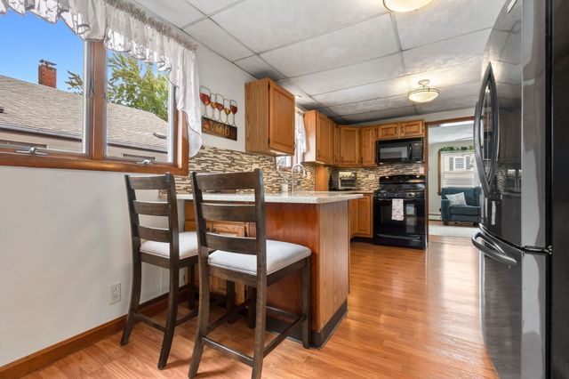 58 Glendale Ave, Peabody, MA 01960