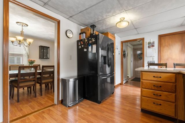 58 Glendale Ave, Peabody, MA 01960