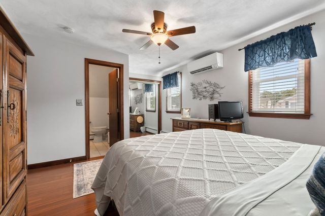 58 Glendale Ave, Peabody, MA 01960