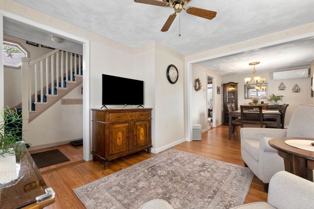 58 Glendale Ave, Peabody, MA 01960