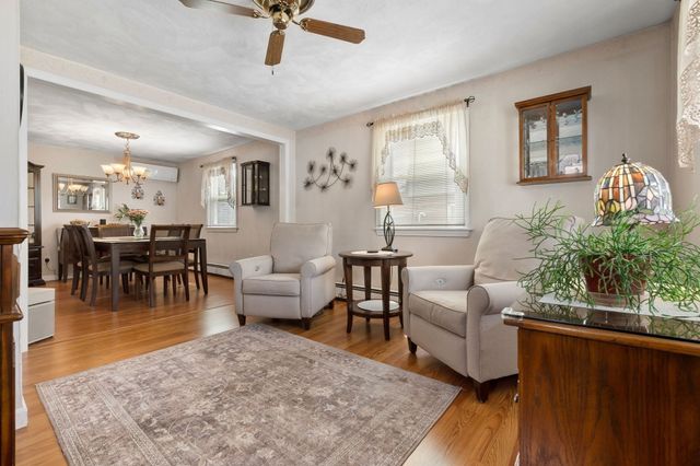 58 Glendale Ave, Peabody, MA 01960
