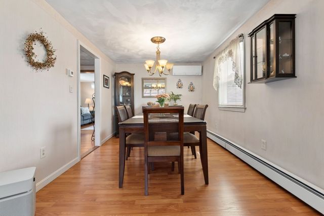 58 Glendale Ave, Peabody, MA 01960