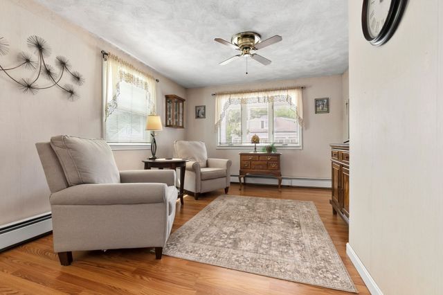 58 Glendale Ave, Peabody, MA 01960