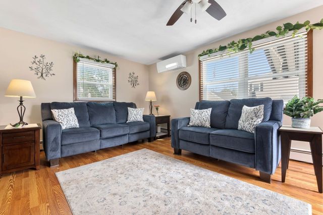 58 Glendale Ave, Peabody, MA 01960