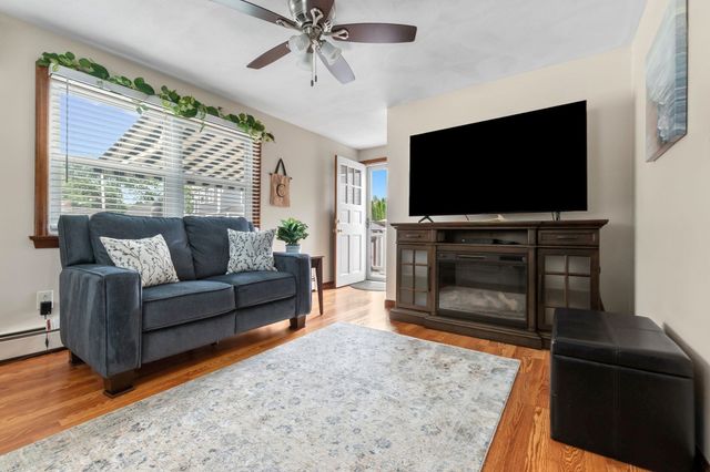 58 Glendale Ave, Peabody, MA 01960