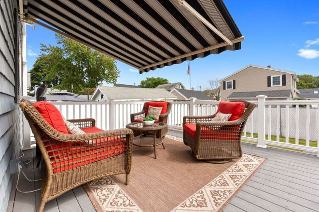 58 Glendale Ave, Peabody, MA 01960