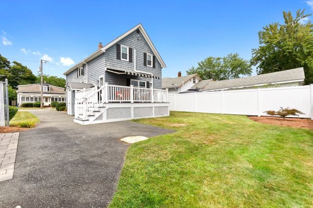 58 Glendale Ave, Peabody, MA 01960