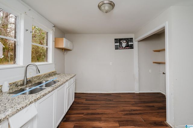 911 12TH AVENUE, Midfield, AL 35228