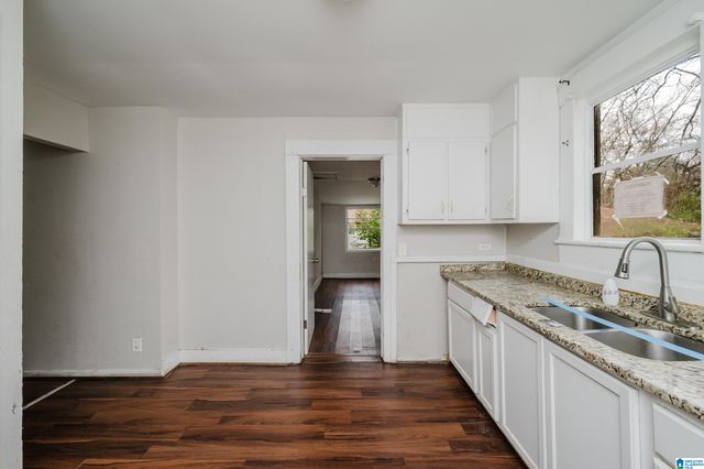 911 12TH AVENUE, Midfield, AL 35228