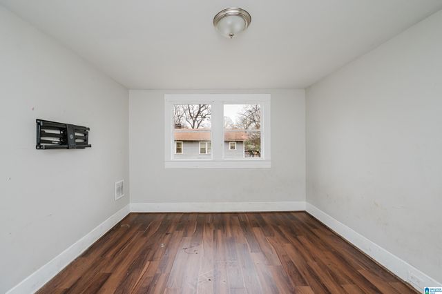 911 12TH AVENUE, Midfield, AL 35228