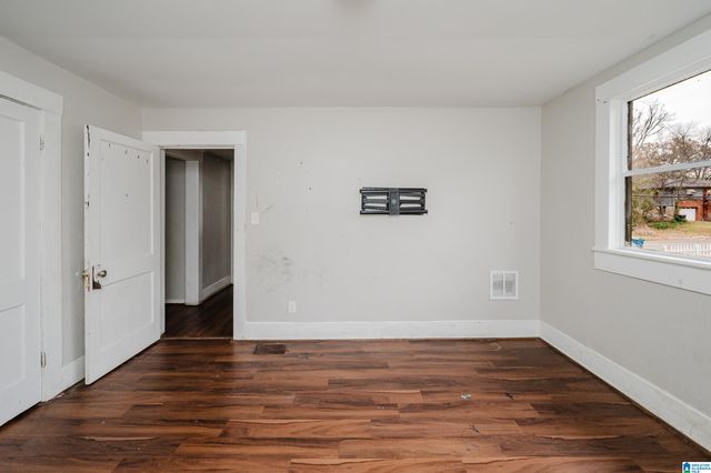 911 12TH AVENUE, Midfield, AL 35228