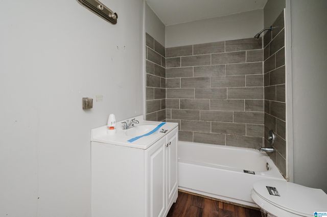 911 12TH AVENUE, Midfield, AL 35228