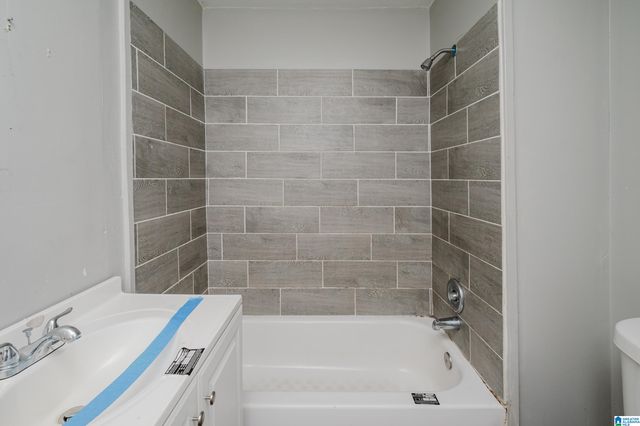 911 12TH AVENUE, Midfield, AL 35228