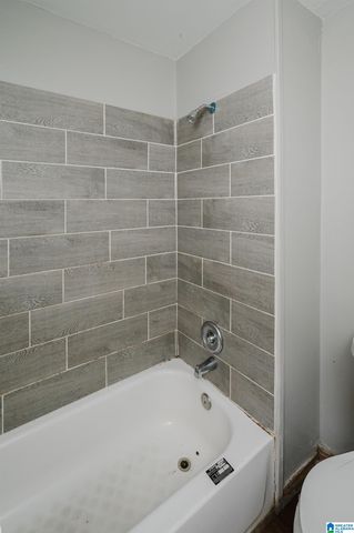 911 12TH AVENUE, Midfield, AL 35228