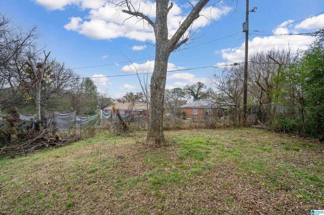 911 12TH AVENUE, Midfield, AL 35228