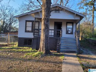 911 12TH AVENUE, Midfield, AL 35228