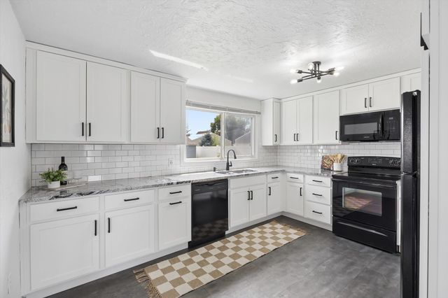 2629 W Crown Ave, Spokane, WA 99205