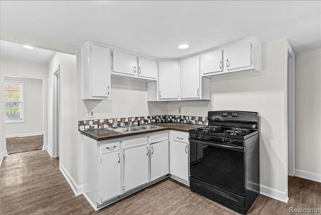 503 Bloomfield Avenue, Pontiac, MI 48341