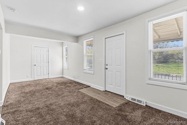 503 Bloomfield Avenue, Pontiac, MI 48341