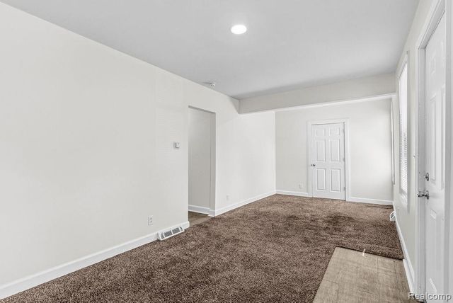 503 Bloomfield Avenue, Pontiac, MI 48341