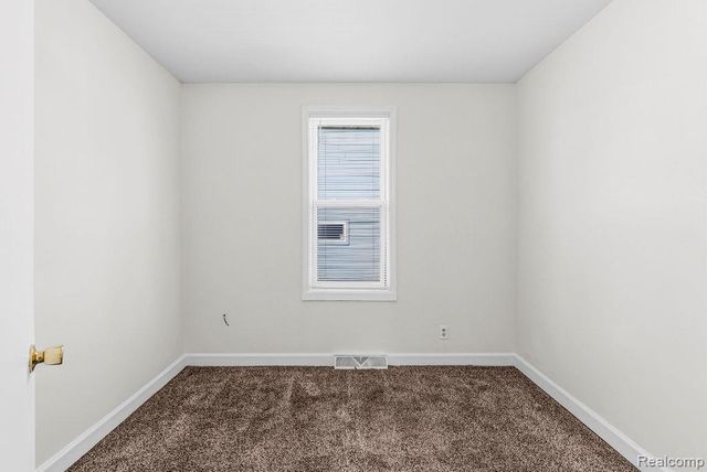 503 Bloomfield Avenue, Pontiac, MI 48341