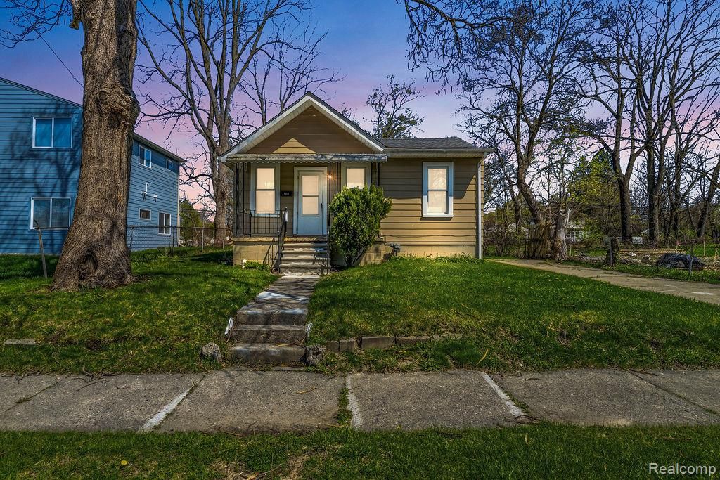 503 Bloomfield Avenue, Pontiac, MI 48341