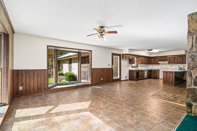 1101 Tom Davidson Rd, Crab Orchard, TN 37723