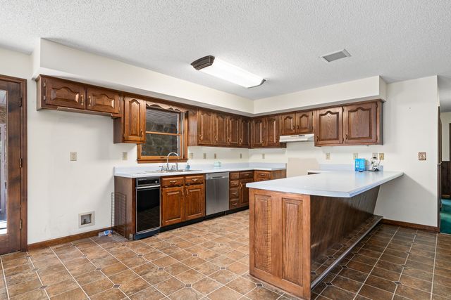 1101 Tom Davidson Rd, Crab Orchard, TN 37723