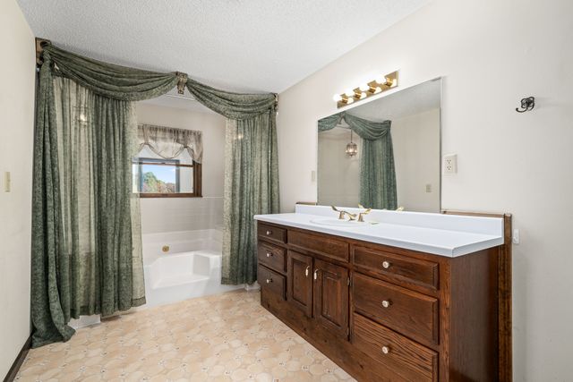 1101 Tom Davidson Rd, Crab Orchard, TN 37723