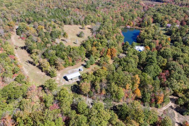 1101 Tom Davidson Rd, Crab Orchard, TN 37723