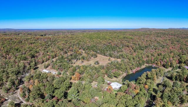 1101 Tom Davidson Rd, Crab Orchard, TN 37723