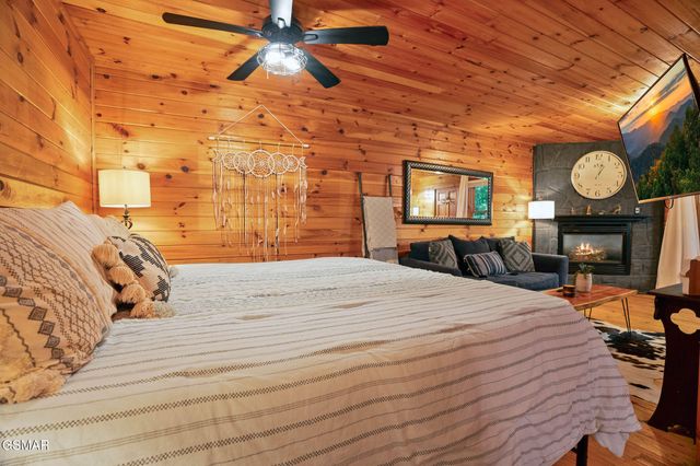 704 Forest Drive, Pigeon Forge, TN 37863