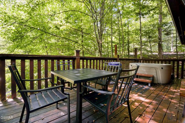 704 Forest Drive, Pigeon Forge, TN 37863