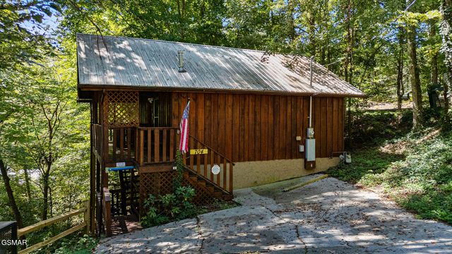 704 Forest Drive, Pigeon Forge, TN 37863