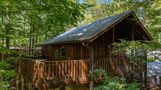704 Forest Drive, Pigeon Forge, TN 37863