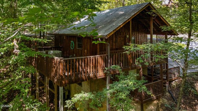 704 Forest Drive, Pigeon Forge, TN 37863