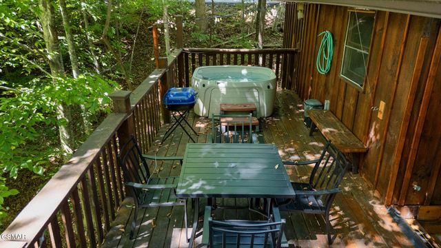 704 Forest Drive, Pigeon Forge, TN 37863