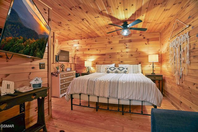 704 Forest Drive, Pigeon Forge, TN 37863