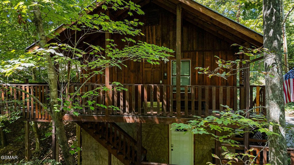 704 Forest Drive, Pigeon Forge, TN 37863