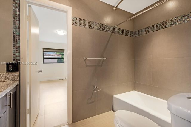 8460 Menteith Ter, Miami Lakes, FL 33016