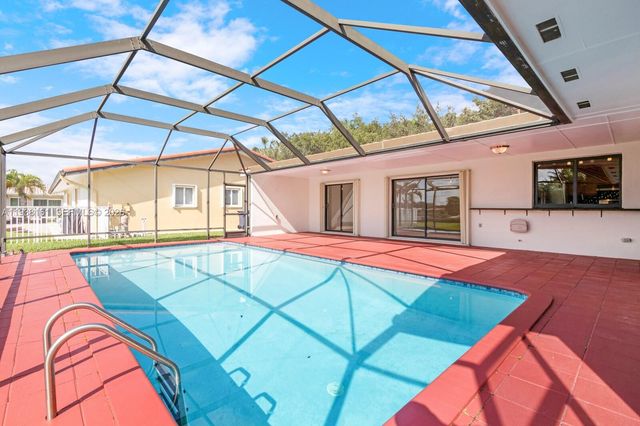 8460 Menteith Ter, Miami Lakes, FL 33016