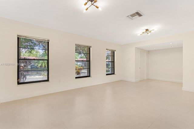 8460 Menteith Ter, Miami Lakes, FL 33016