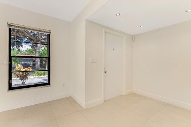 8460 Menteith Ter, Miami Lakes, FL 33016