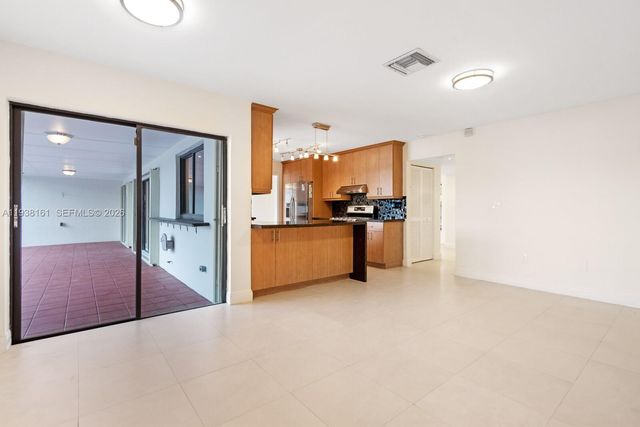 8460 Menteith Ter, Miami Lakes, FL 33016