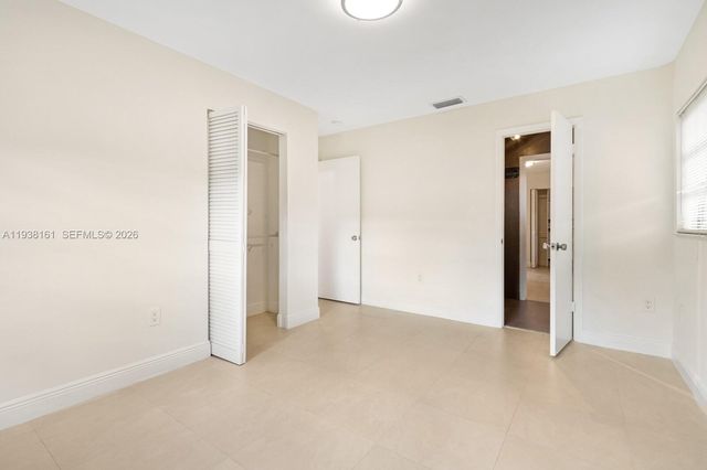 8460 Menteith Ter, Miami Lakes, FL 33016