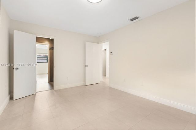 8460 Menteith Ter, Miami Lakes, FL 33016