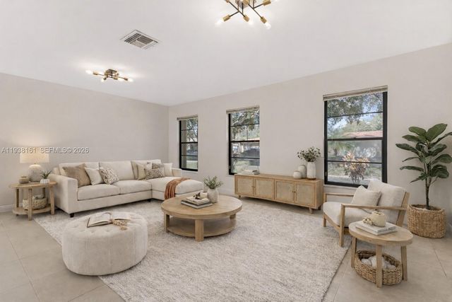 8460 Menteith Ter, Miami Lakes, FL 33016