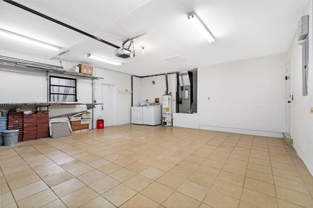 8460 Menteith Ter, Miami Lakes, FL 33016